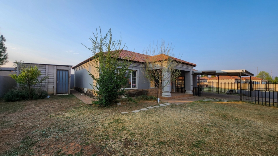 3 Bedroom Property for Sale in Flamwood North West